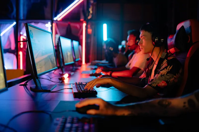 Phantom Fatigue: How Leaning Too Hard on CS:GO's Most Popular Rifle Is Telegraphing Your Executes